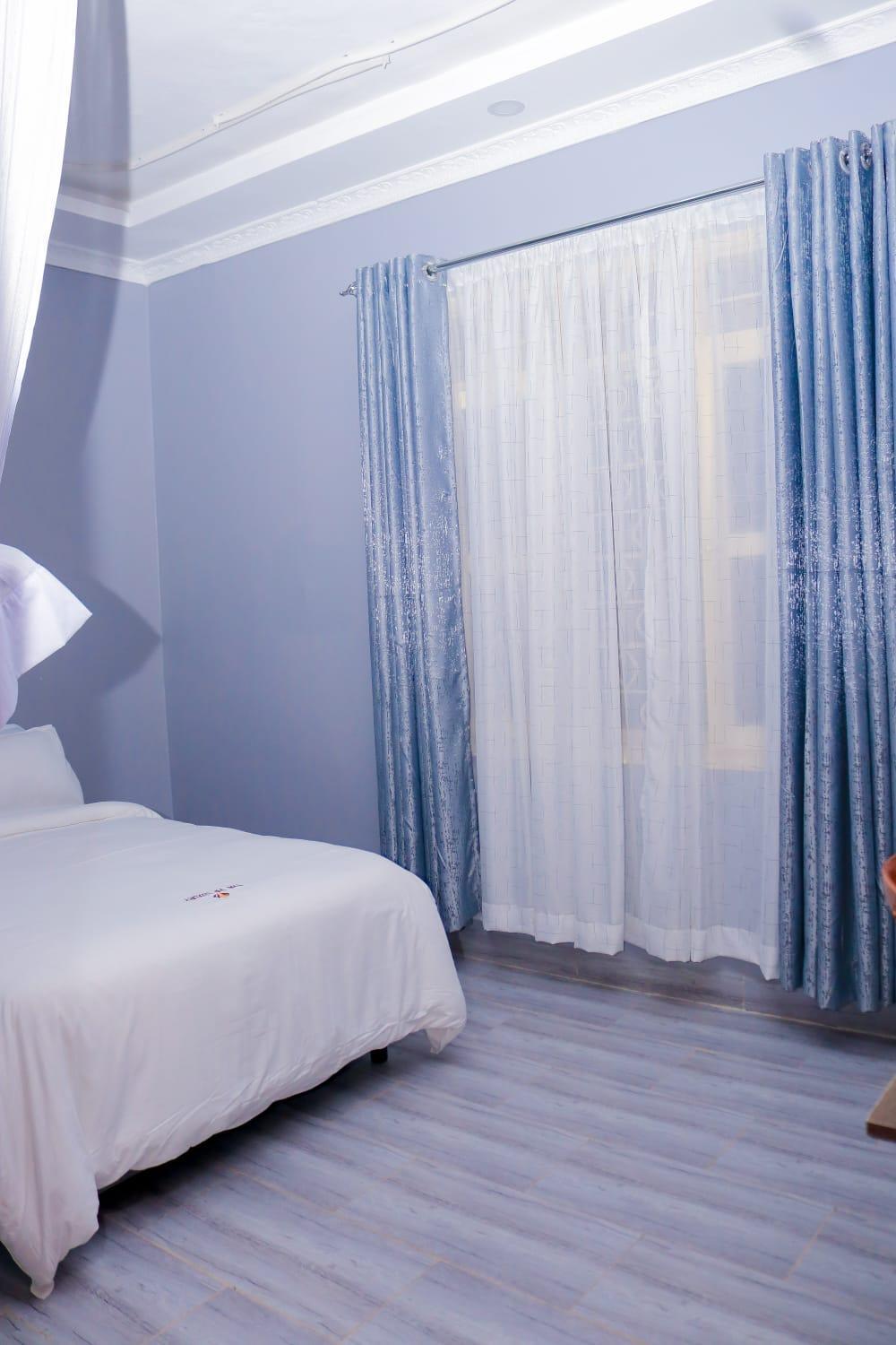 The Vip Luxury Lounge Hotel 基苏木 外观 照片