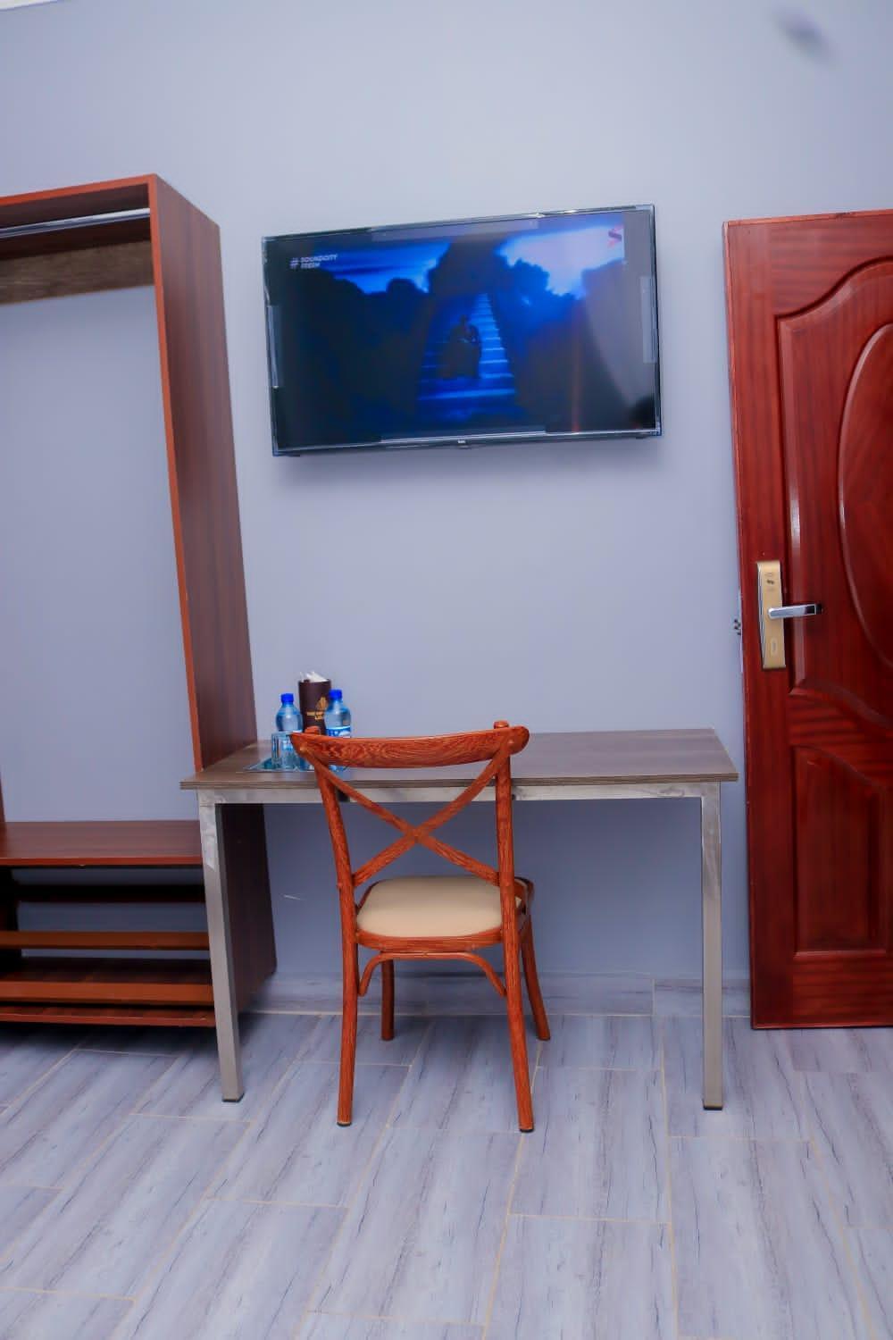 The Vip Luxury Lounge Hotel 基苏木 外观 照片