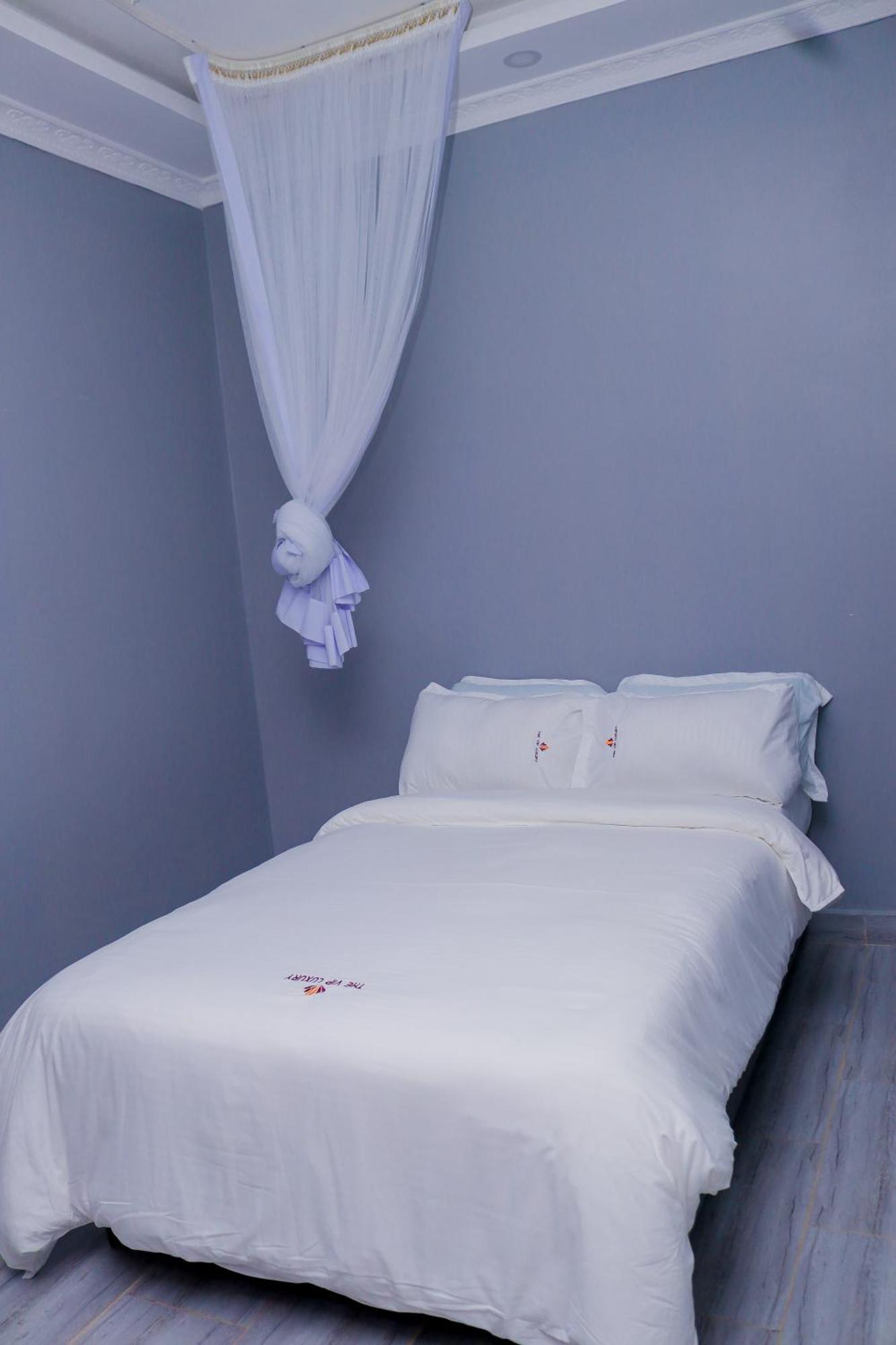 The Vip Luxury Lounge Hotel 基苏木 外观 照片